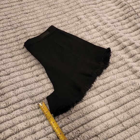 Black Blank NYC wedgie flared high waist jean shorts size 30. - Picture 10 of 10
